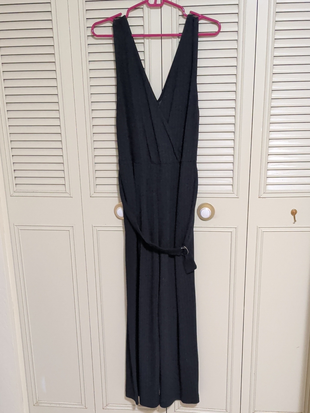 Uniqlo Women V-Neck Sleeveless Gray Striped Jumpsuit with Belt